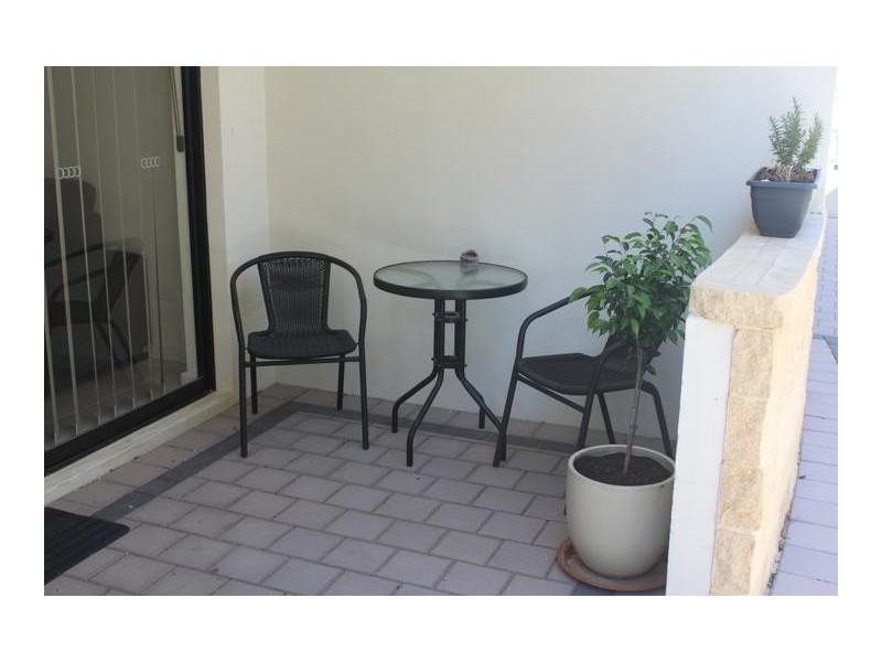 30/5 Eastleigh Loop, Currambine WA 6028