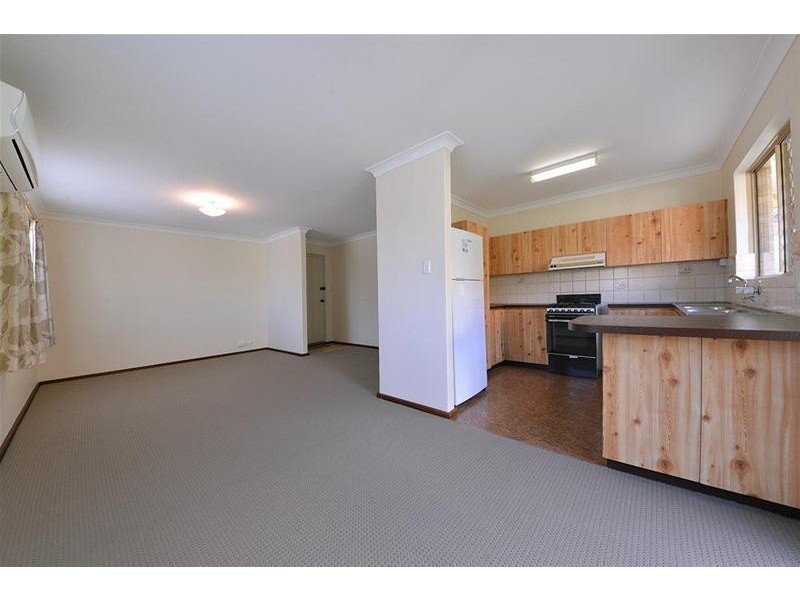 4B Blaxland Way, Padbury WA 6025