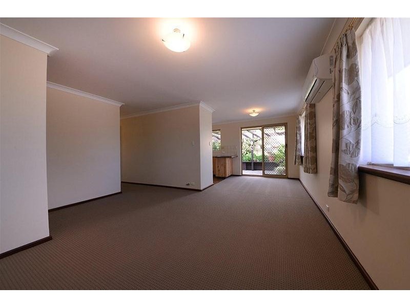 4B Blaxland Way, Padbury WA 6025