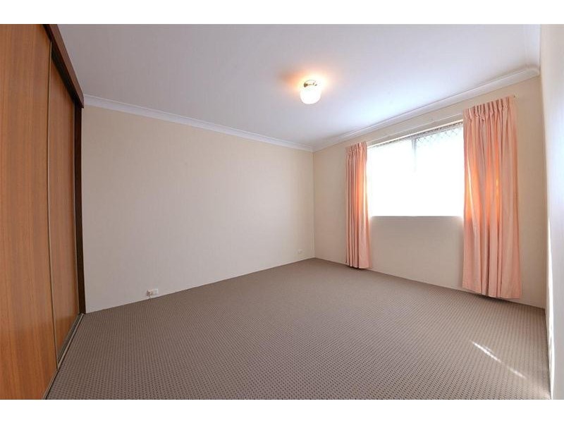 4B Blaxland Way, Padbury WA 6025