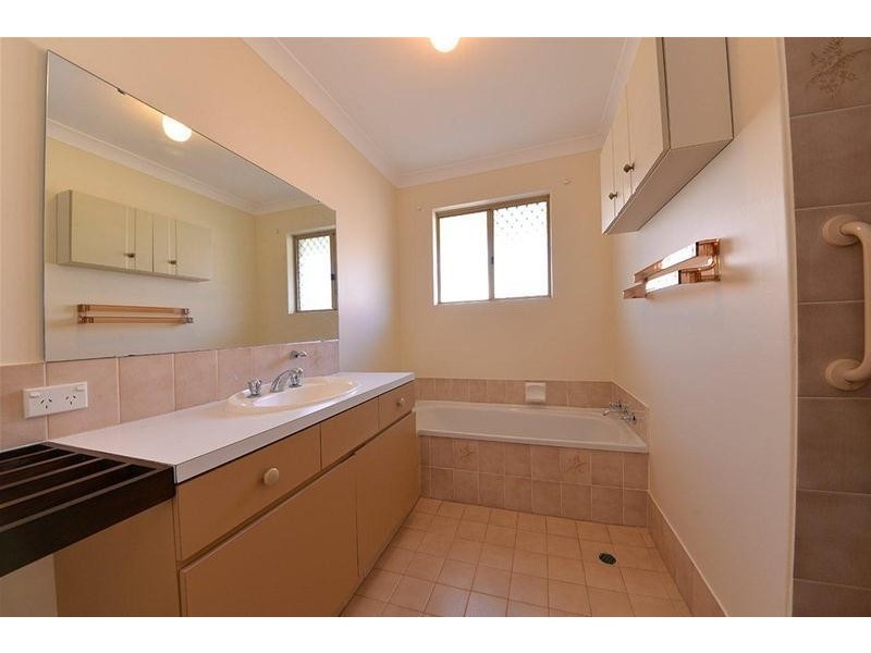 4B Blaxland Way, Padbury WA 6025