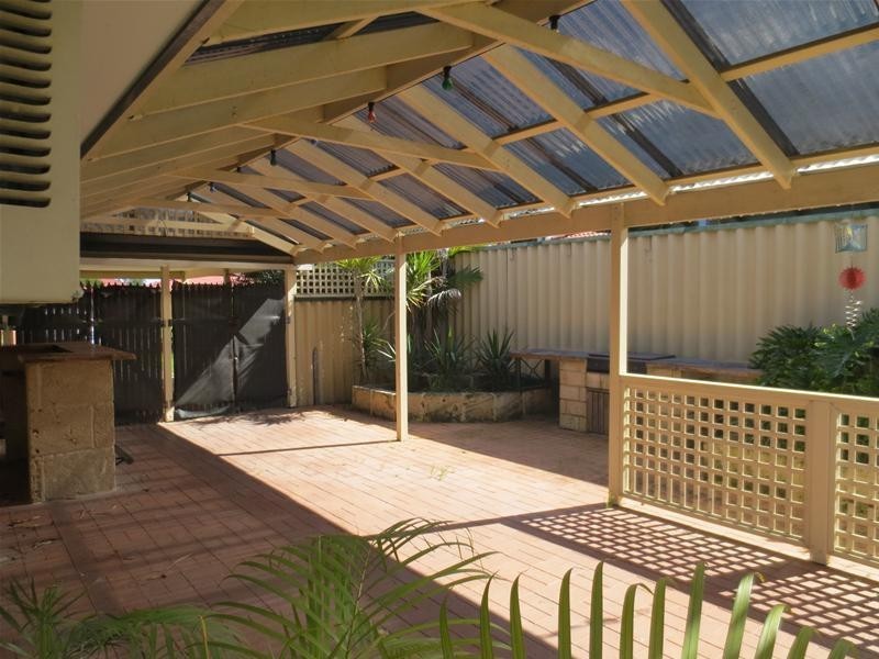 9 St Stephens Crescent, Tapping WA 6065