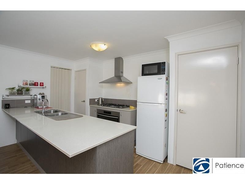 46 Leschenault Loop, Banksia Grove WA 6031