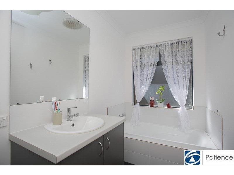 46 Leschenault Loop, Banksia Grove WA 6031