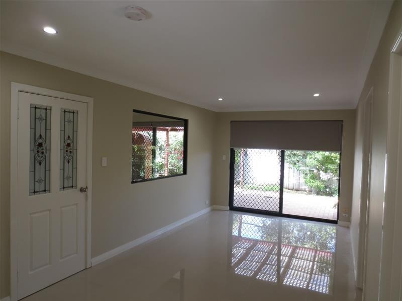 15 Golflinks Drive, Carramar WA 6031