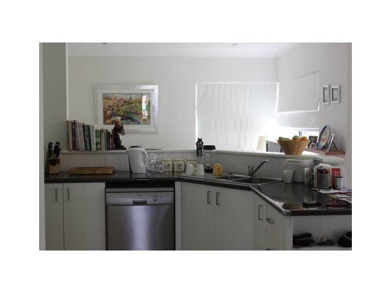 8 Jedburg Loop, Sinagra WA 6065