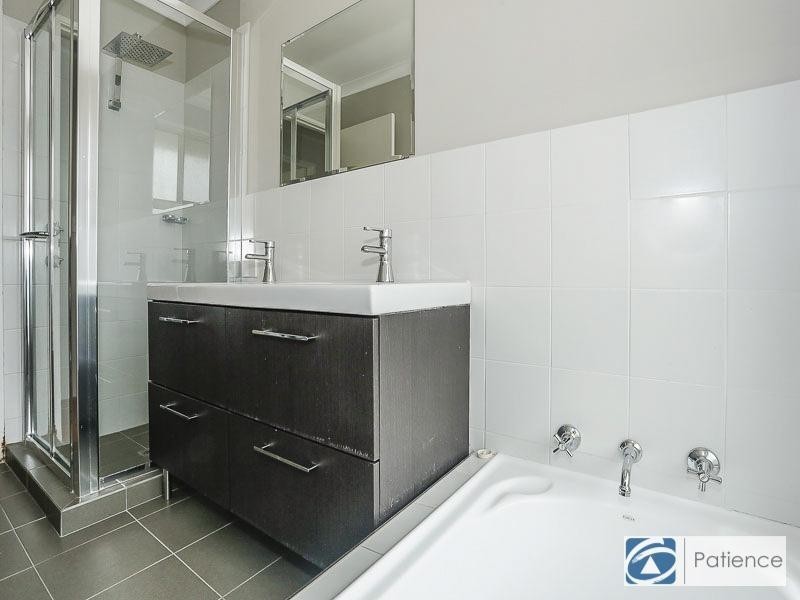 1 Frond Circuit, Banksia Grove WA 6031