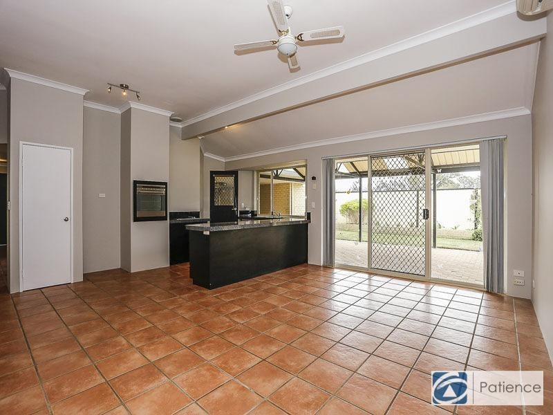 1 Frond Circuit, Banksia Grove WA 6031