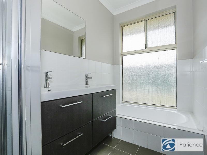 1 Frond Circuit, Banksia Grove WA 6031