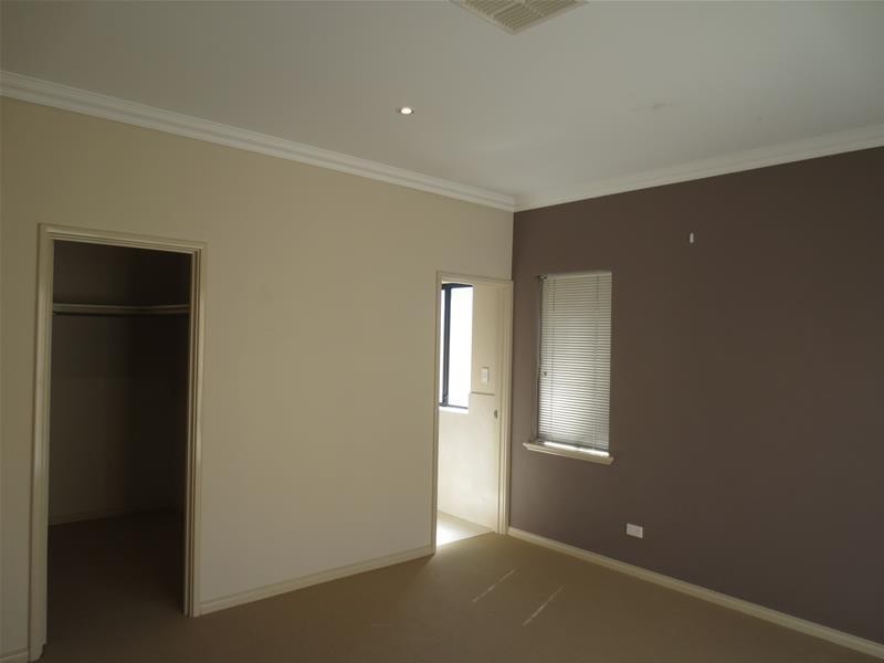 19 Tissington Drive, Darch WA 6065