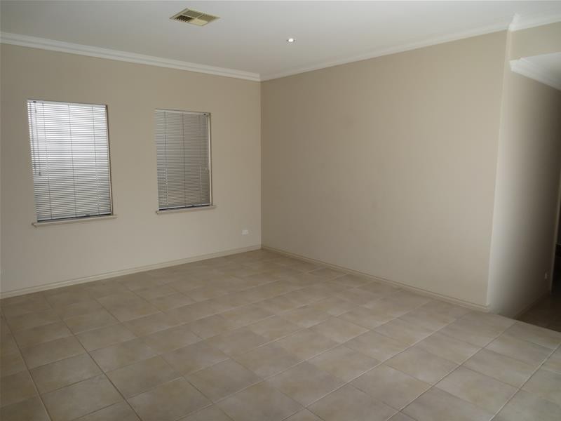 19 Tissington Drive, Darch WA 6065