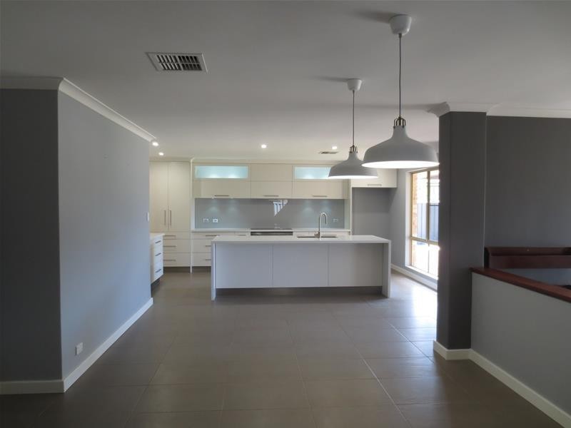 10 Taro Place, Kingsley WA 6026