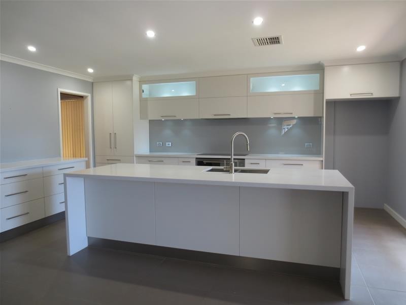 10 Taro Place, Kingsley WA 6026