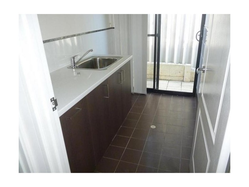 B/15 Steyning Way, Westminster WA 6061