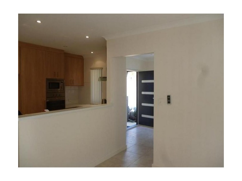 B/15 Steyning Way, Westminster WA 6061