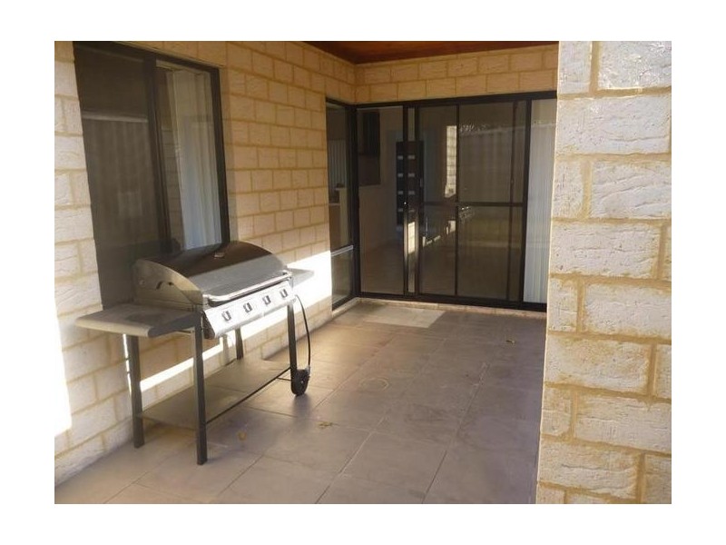 B/15 Steyning Way, Westminster WA 6061