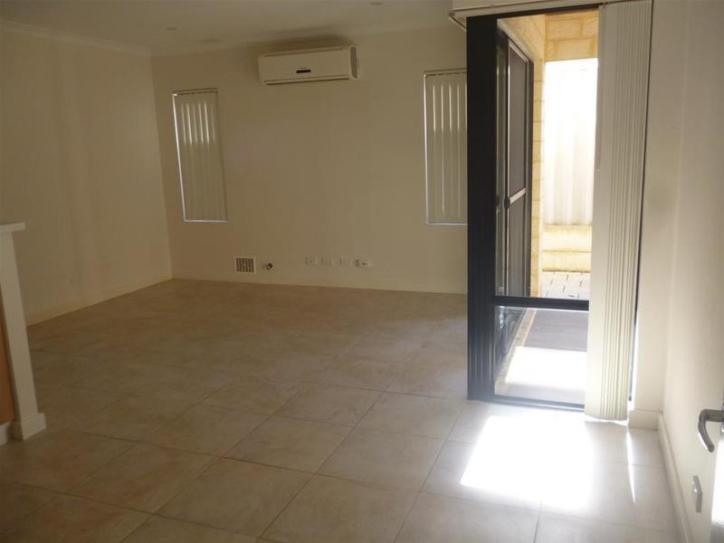 B/15 Steyning Way, Westminster WA 6061