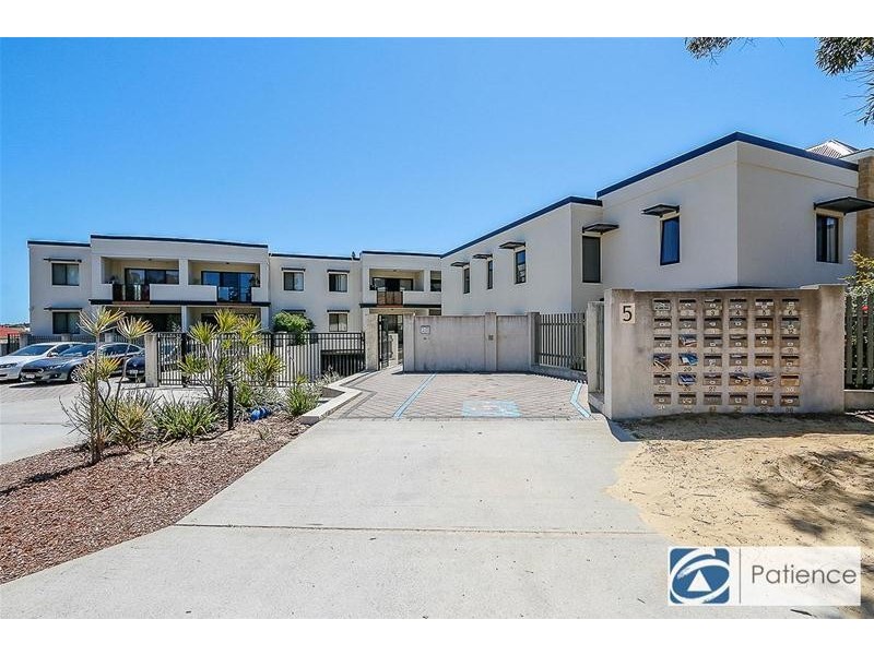 30/5 Eastleigh Loop, Currambine WA 6028