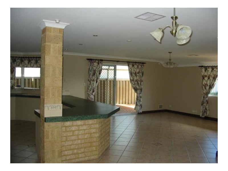 19 Glenfine Way, Carramar WA 6031