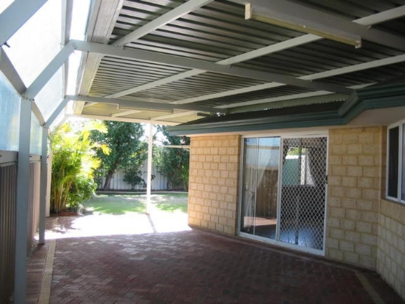 19 Glenfine Way, Carramar WA 6031