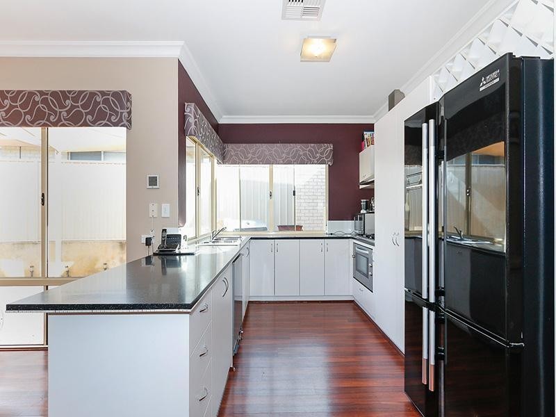 31 Eiffel Circuit, Tapping WA 6065