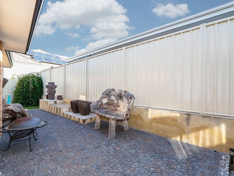 31 Eiffel Circuit, Tapping WA 6065