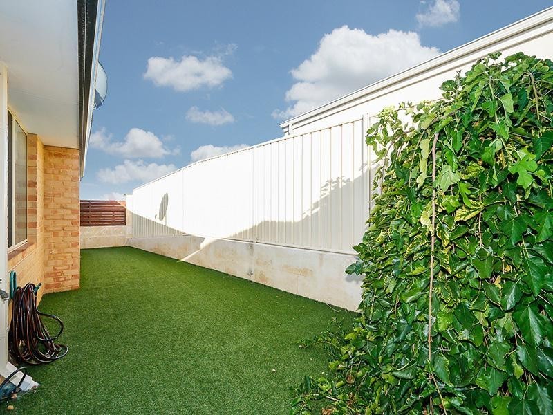 31 Eiffel Circuit, Tapping WA 6065