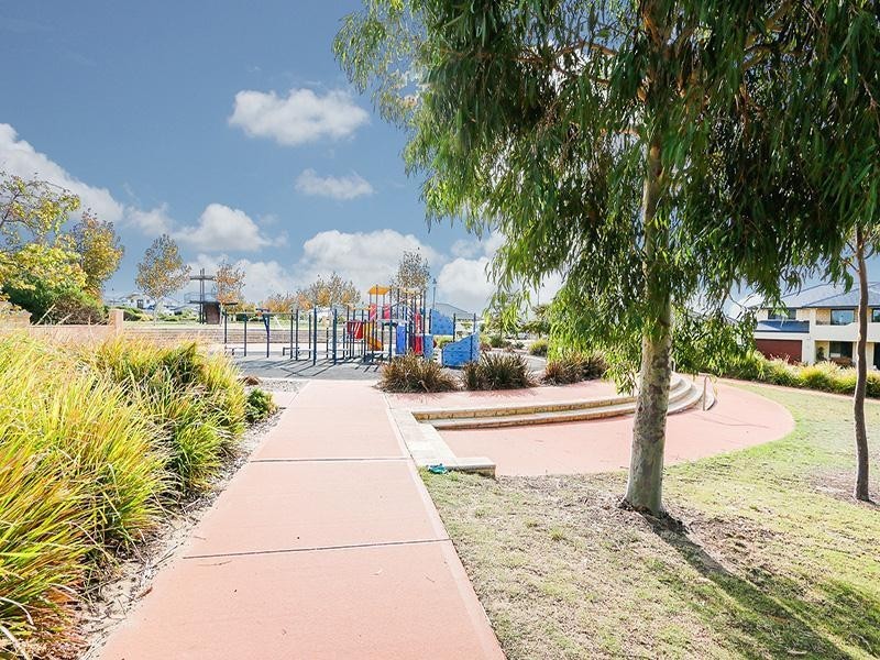 31 Eiffel Circuit, Tapping WA 6065