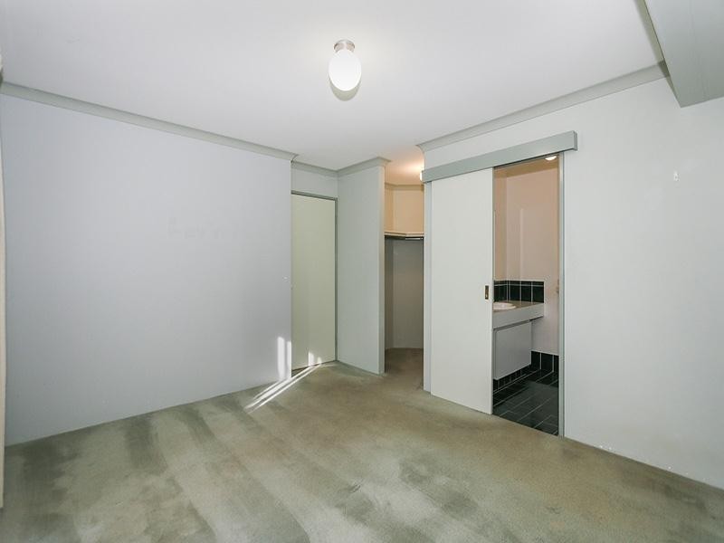 6 Swindon Lane, Currambine WA 6028