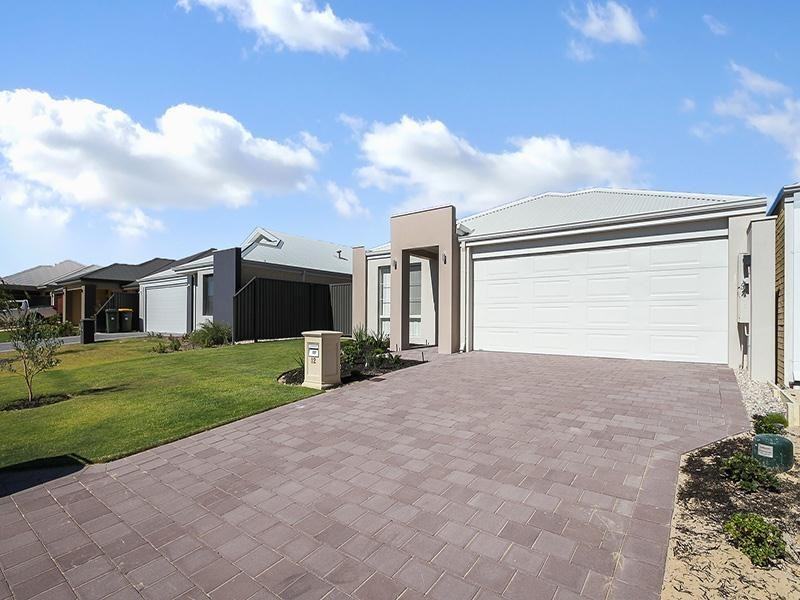 12 Goodalli Street, Jindalee WA 6036
