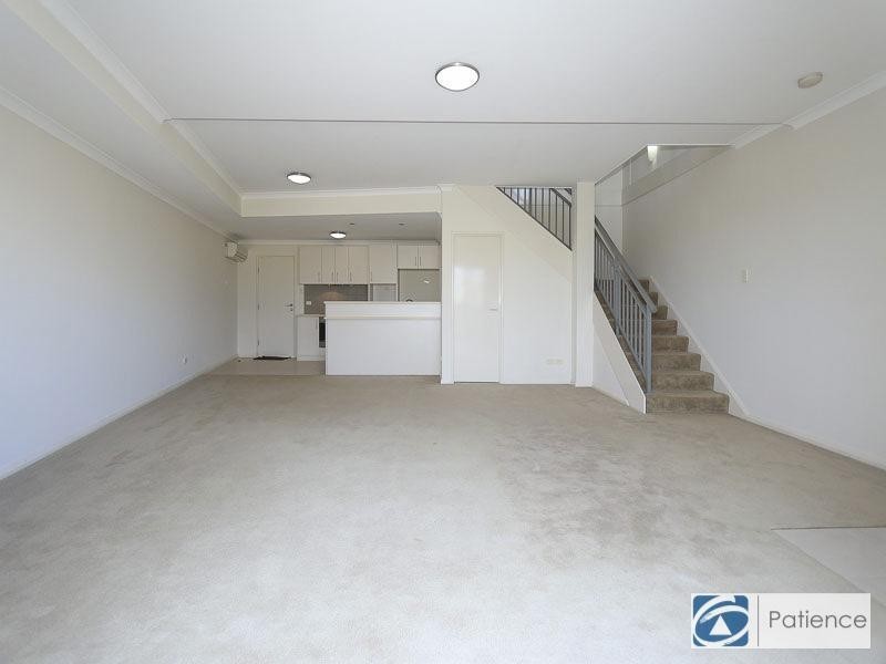 8/10 Pavonia Link, Clarkson WA 6030