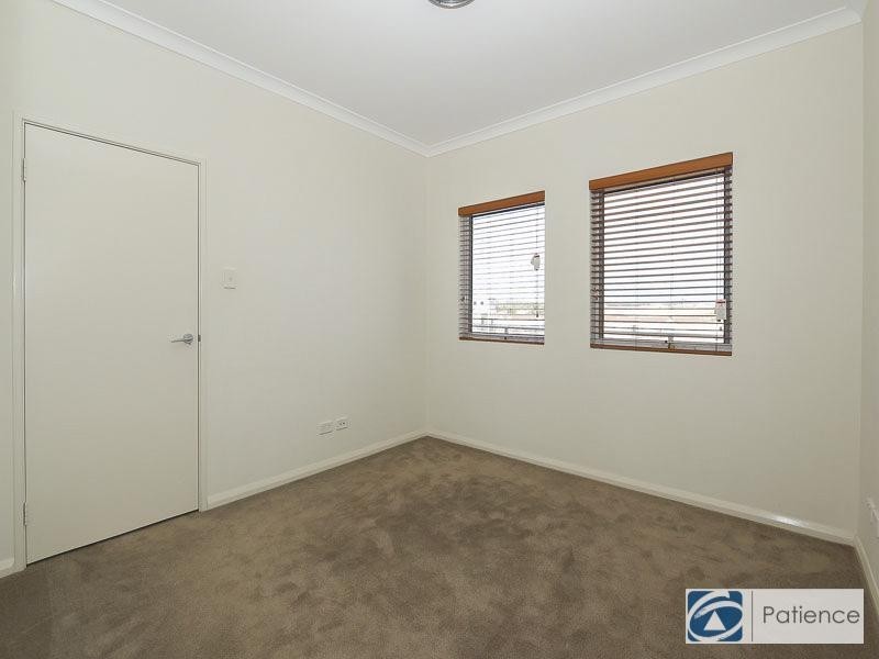 8/10 Pavonia Link, Clarkson WA 6030