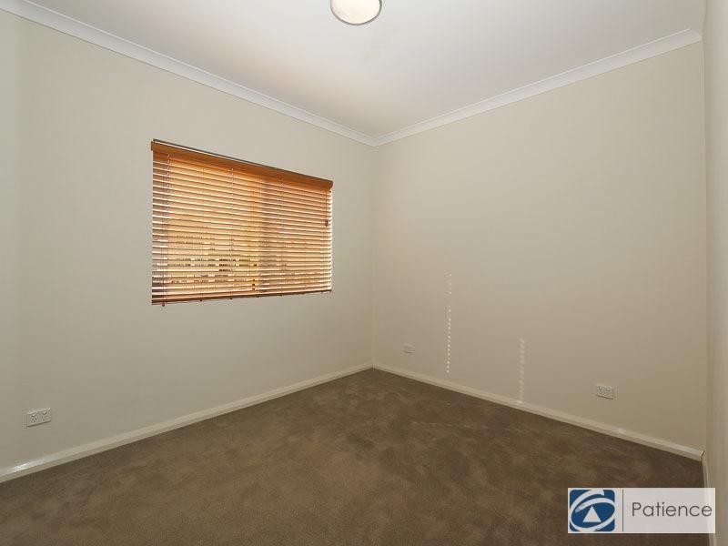 8/10 Pavonia Link, Clarkson WA 6030