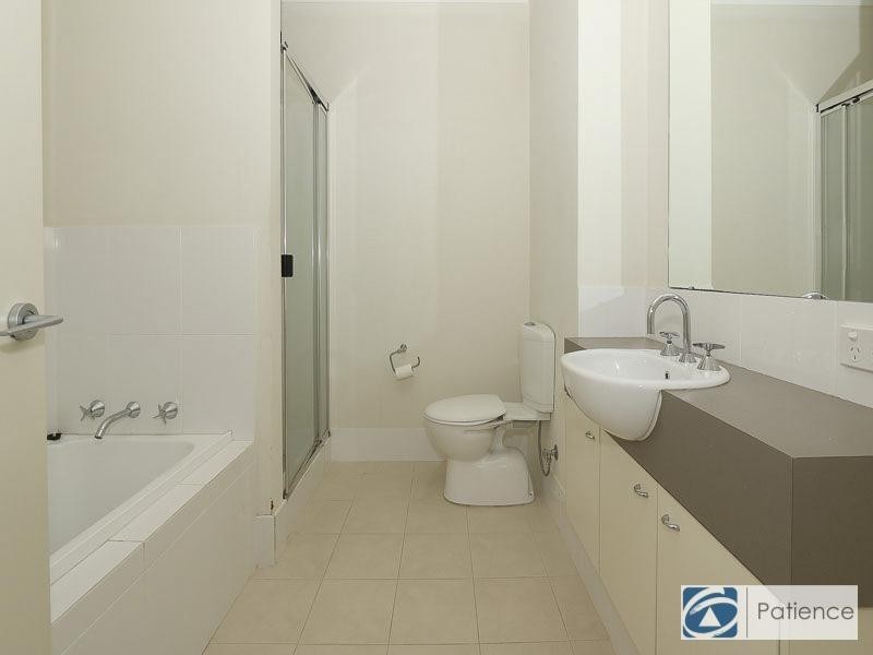 8/10 Pavonia Link, Clarkson WA 6030