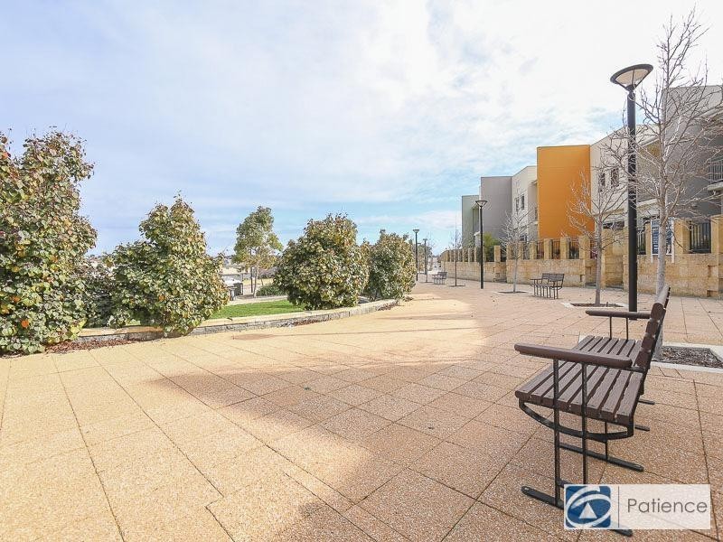 8/10 Pavonia Link, Clarkson WA 6030