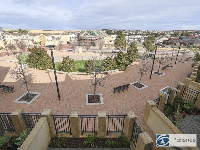 8/10 Pavonia Link, Clarkson WA 6030