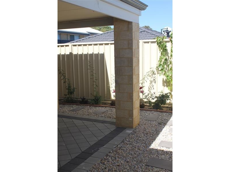 17 Fogliani Loop, Sinagra WA 6065