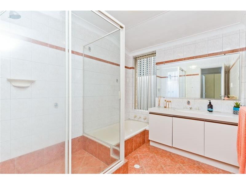 24 McDowell Crescent, Kingsley WA 6026