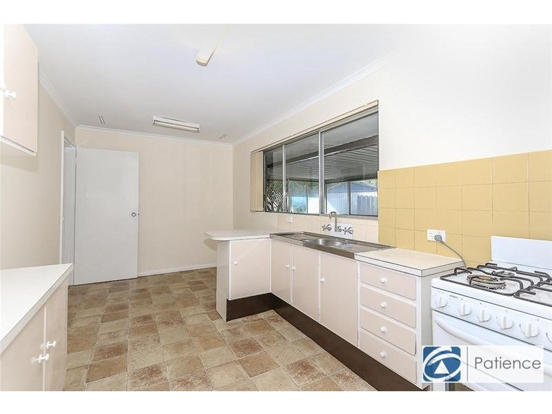 2 Abney Street, Beldon WA 6027