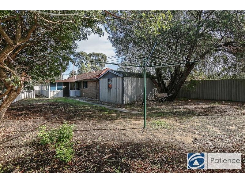 2 Abney Street, Beldon WA 6027