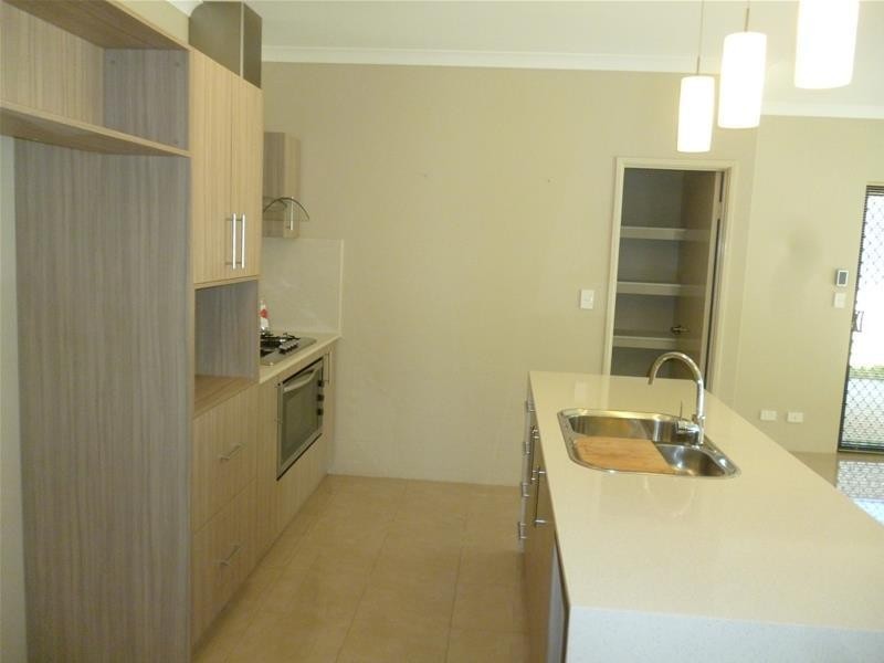 27 Monroe Cross, Aveley WA 6069