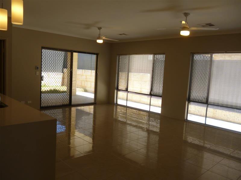 27 Monroe Cross, Aveley WA 6069