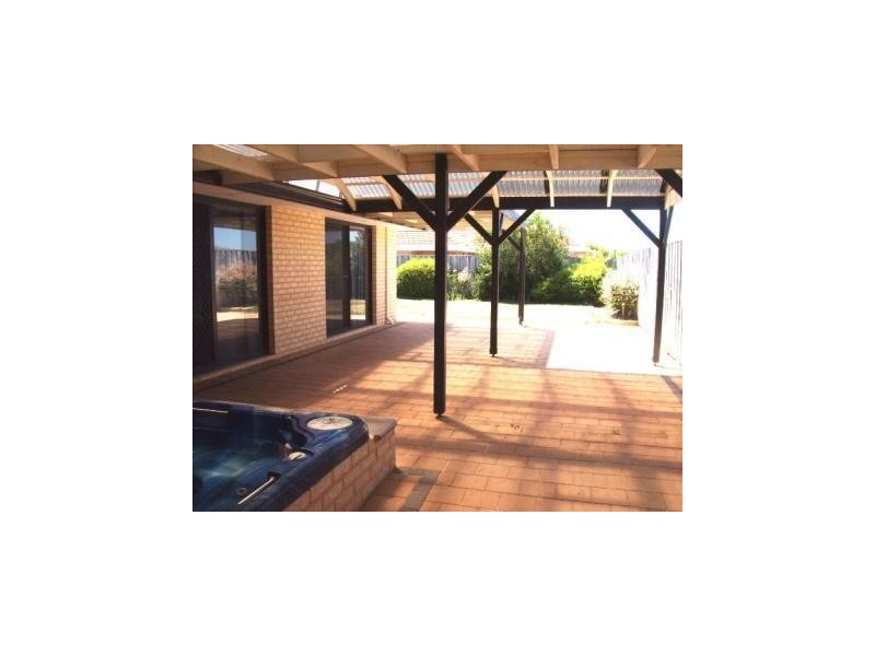 15 Malacca Way, Mindarie WA 6030