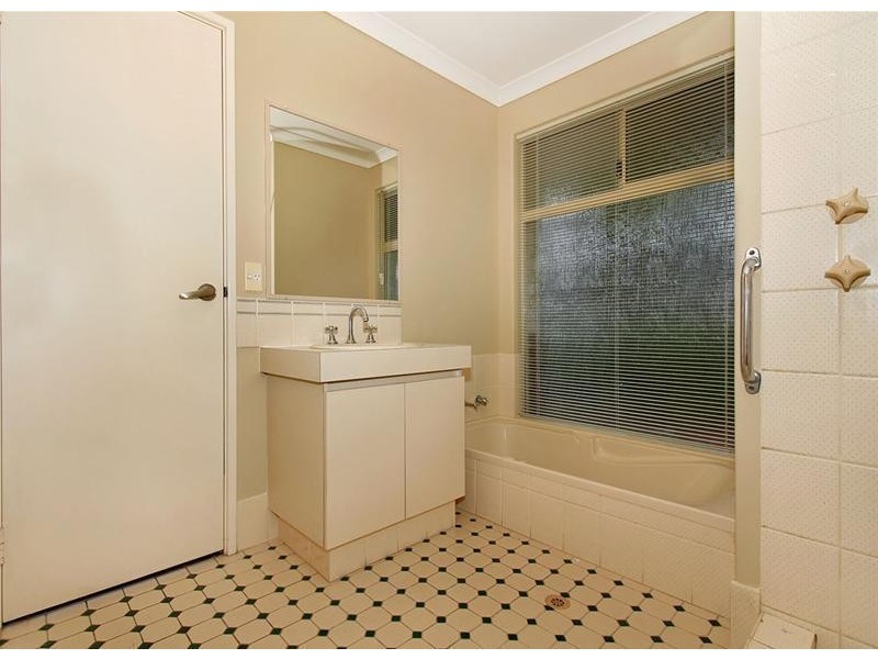 133 Roberts Road, Rivervale WA 6103