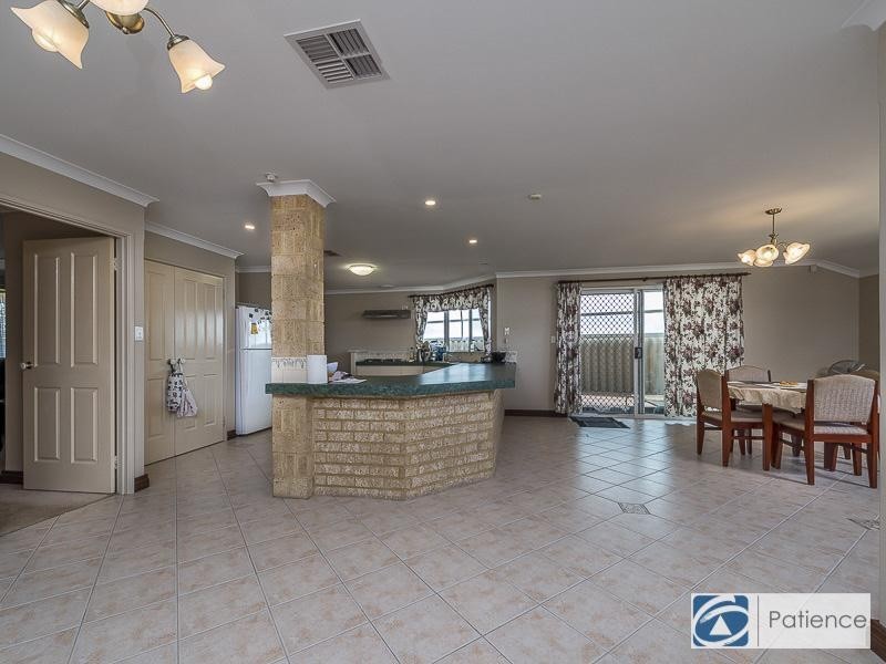 19 Glenfine Way, Carramar WA 6031