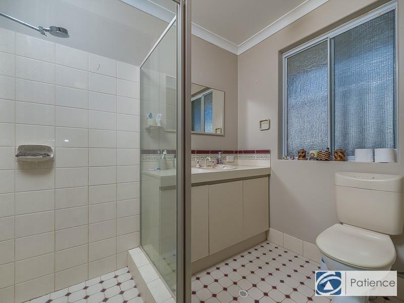 19 Glenfine Way, Carramar WA 6031