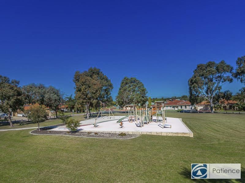 19 Glenfine Way, Carramar WA 6031