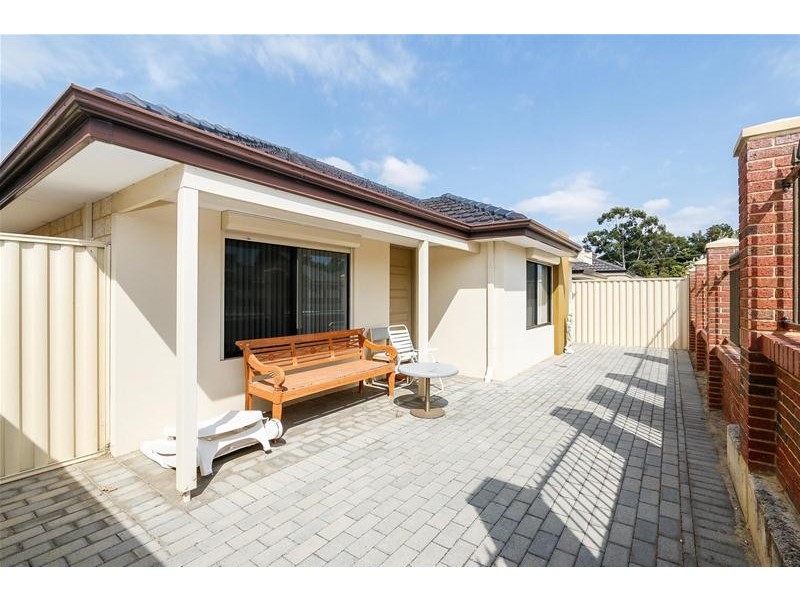 27 Fairvale Bend, Madeley WA 6065