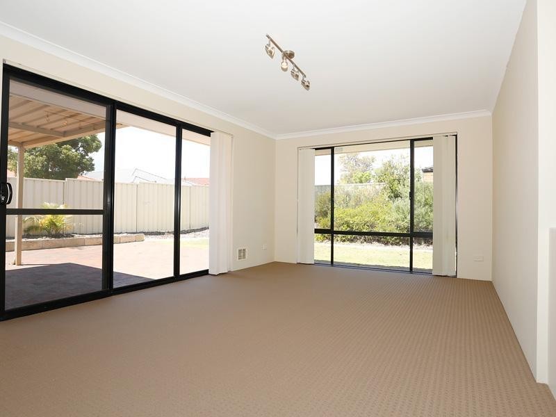 1 Allanbi Circle, Carramar WA 6031