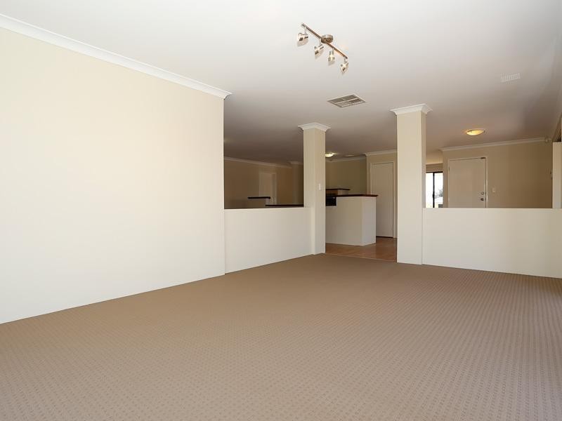 1 Allanbi Circle, Carramar WA 6031